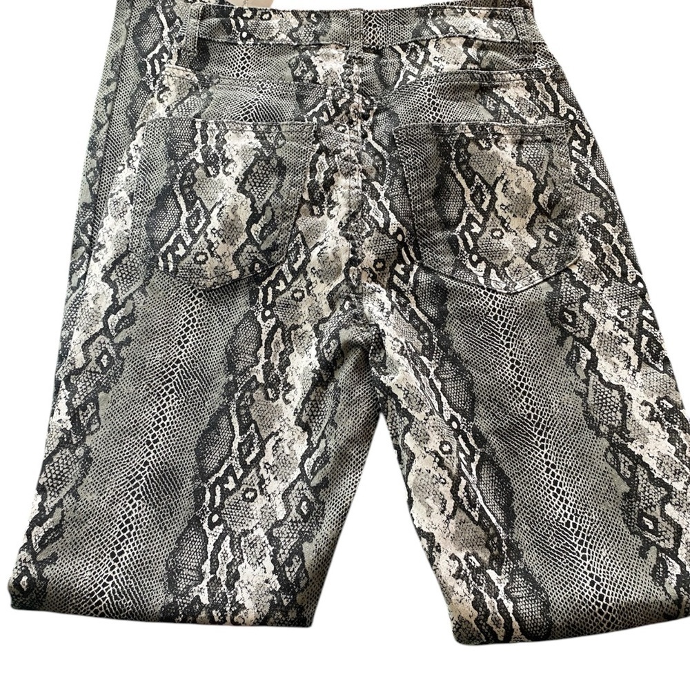 Rampage Gray and Black Ankle Cropped Jeans with Reptile Print - Picture 2 of 6